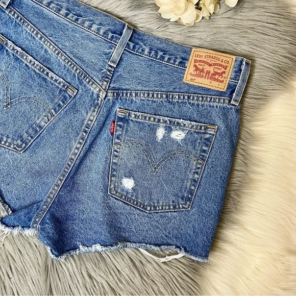 Levi’s x Free People 501 Button Fly Distressed Women’s Cutoff Denim Shorts Sz 31